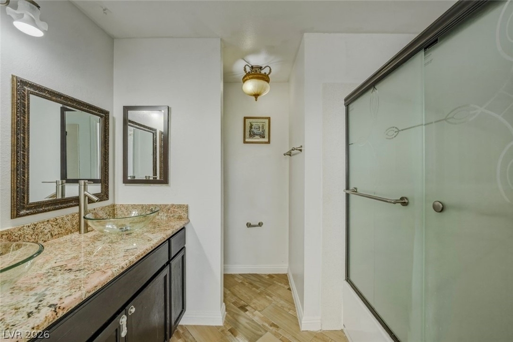 6760 W Oakey Boulevard - Photo 26