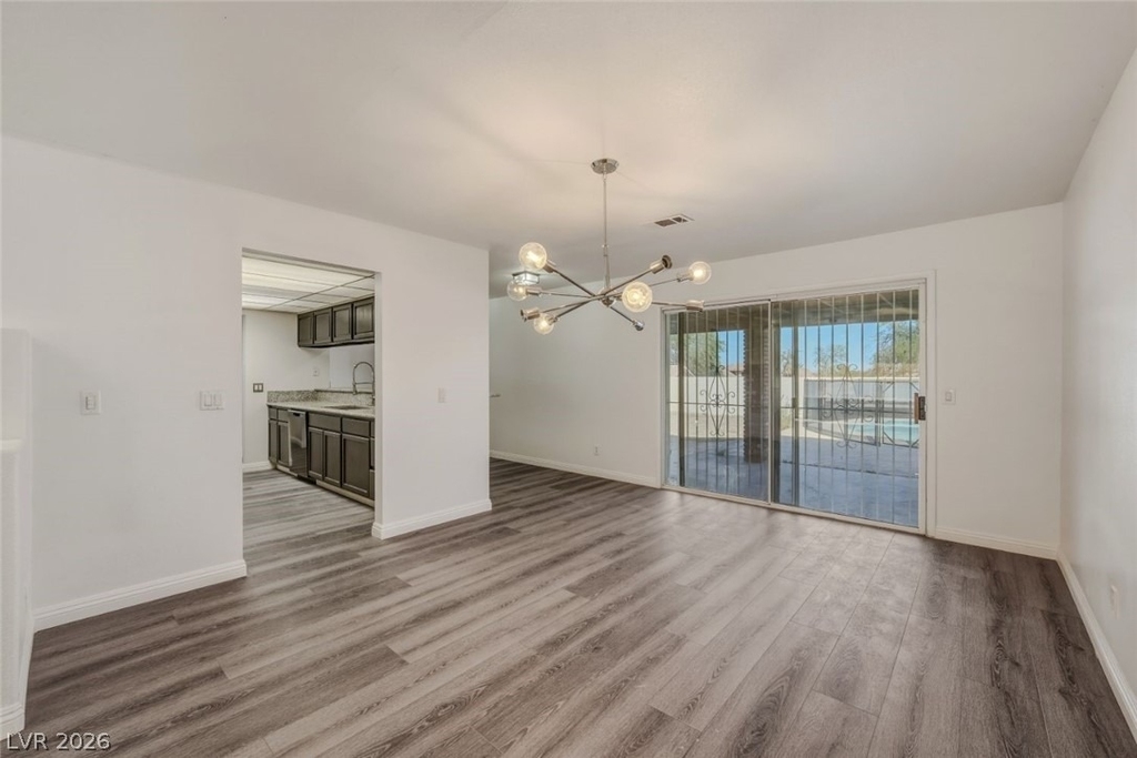 6760 W Oakey Boulevard - Photo 9