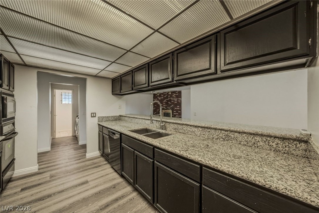 6760 W Oakey Boulevard - Photo 13