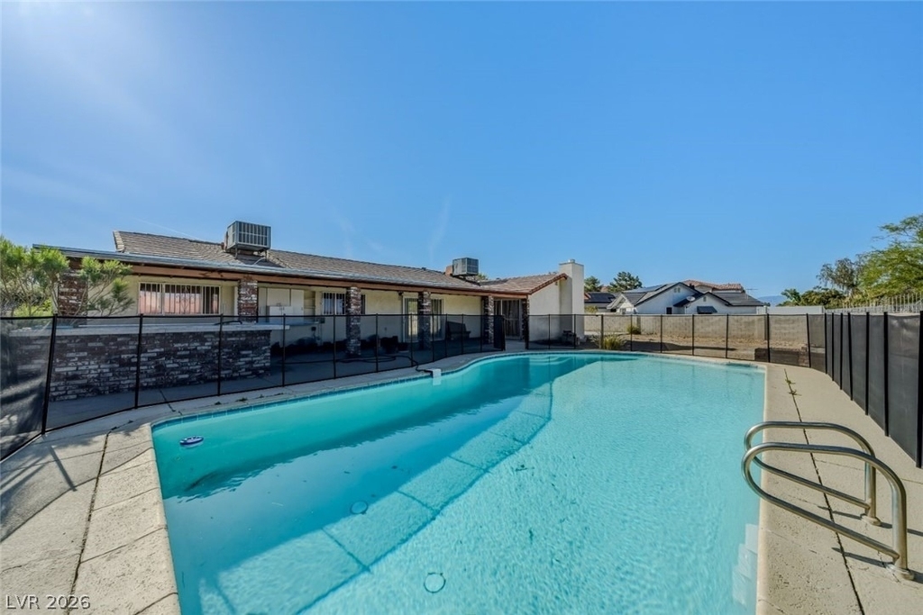 6760 W Oakey Boulevard - Photo 37