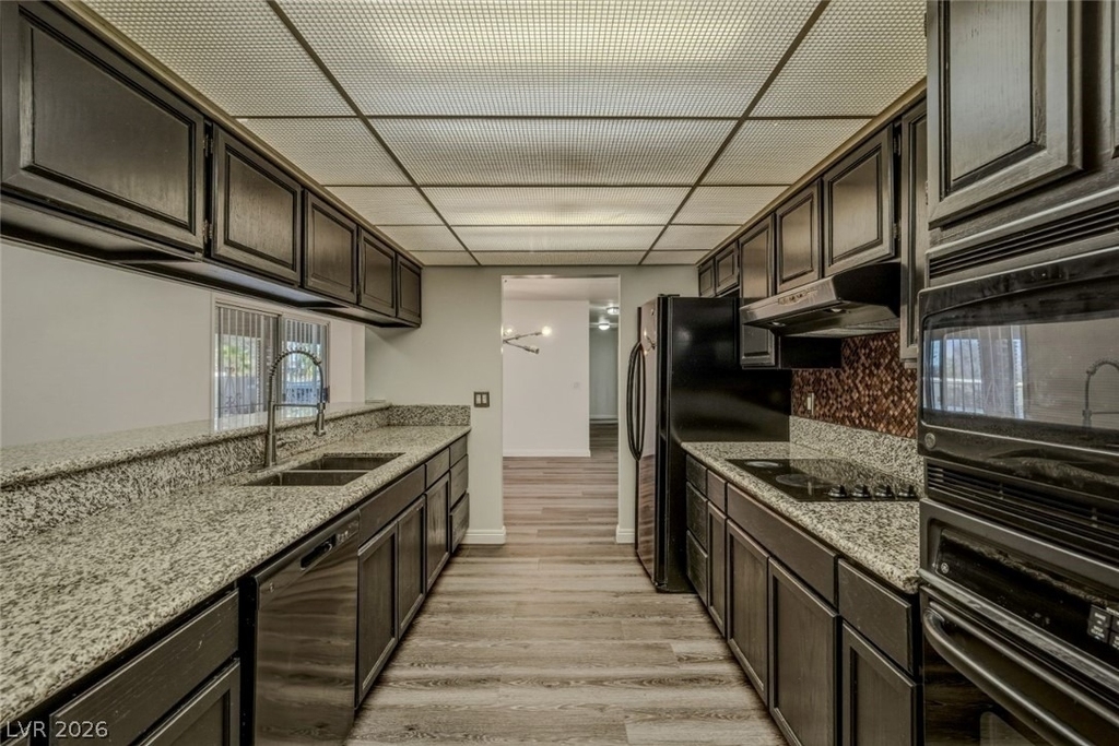 6760 W Oakey Boulevard - Photo 12