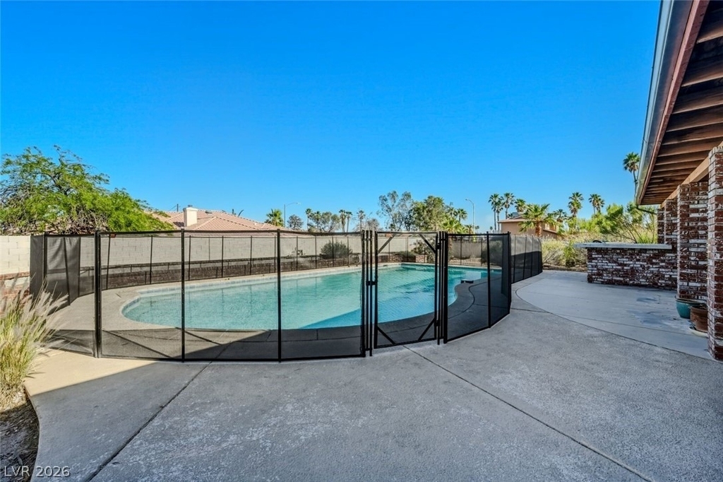 6760 W Oakey Boulevard - Photo 36