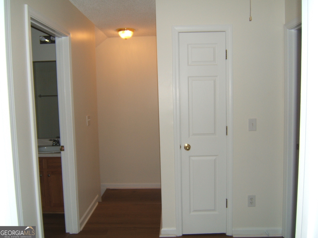 7202 Georges Way - Photo 3