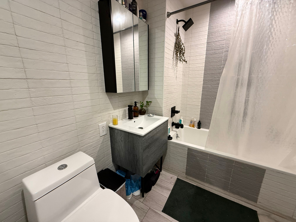683 Chauncey St - Photo 13