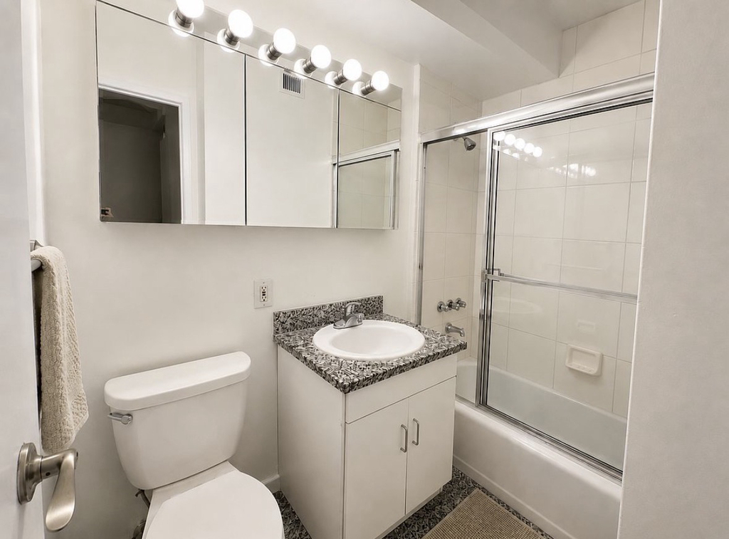 East 46th Street - Photo 1