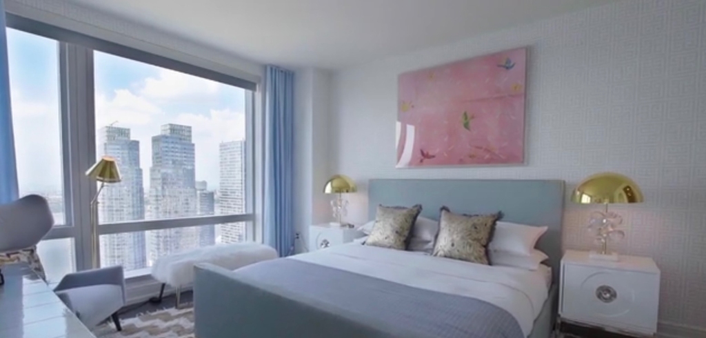 Tenth Avenue - Photo 17