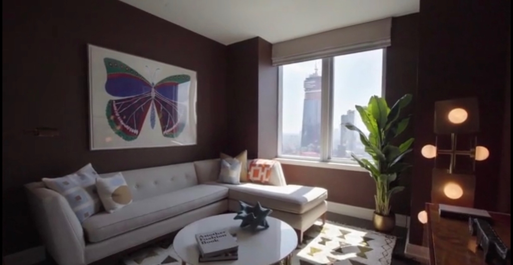 Tenth Avenue - Photo 18