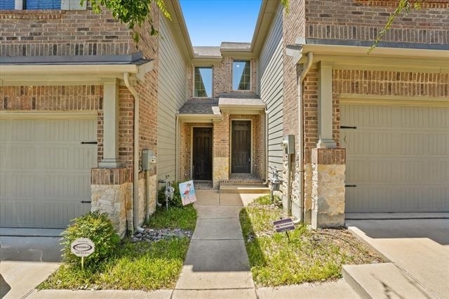 2317 Cortellia Street - Photo 2