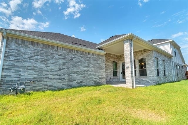 2410 Thavie Street - Photo 35