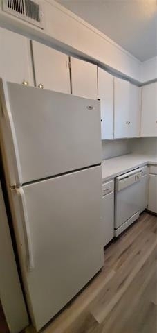 2404 Louise Street - Photo 3