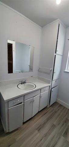 2404 Louise Street - Photo 9