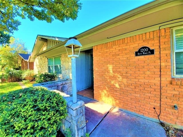 1200 Bryn Mawr Place - Photo 1