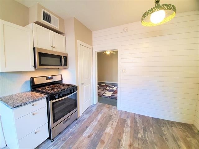 2223 N Locust Street - Photo 11