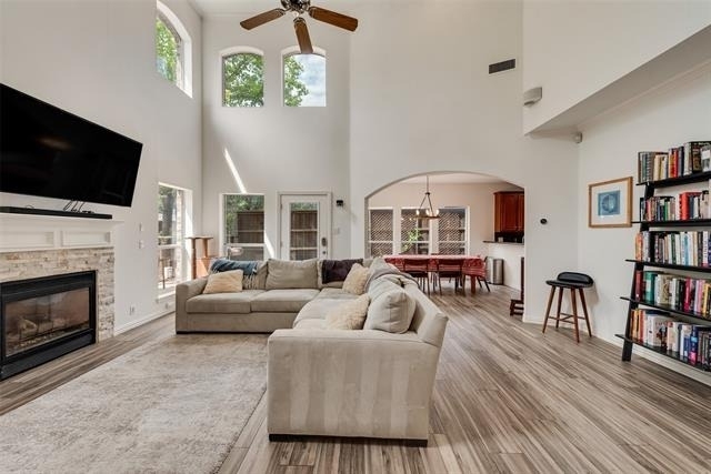 5735 Richmond Avenue - Photo 2