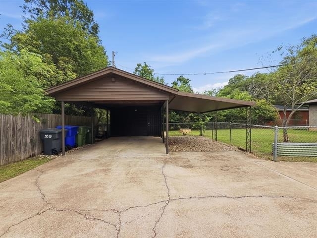 2137 Lenamon Street - Photo 25