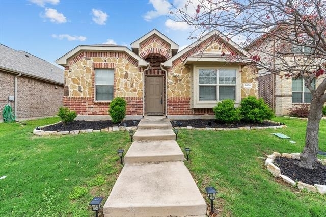 9005 Holliday Lane - Photo 0