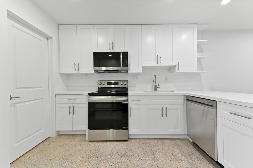 2541 Nw 64th Terrace - Photo 6