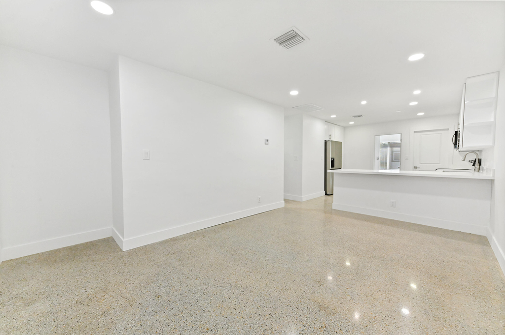 2541 Nw 64th Terrace - Photo 3