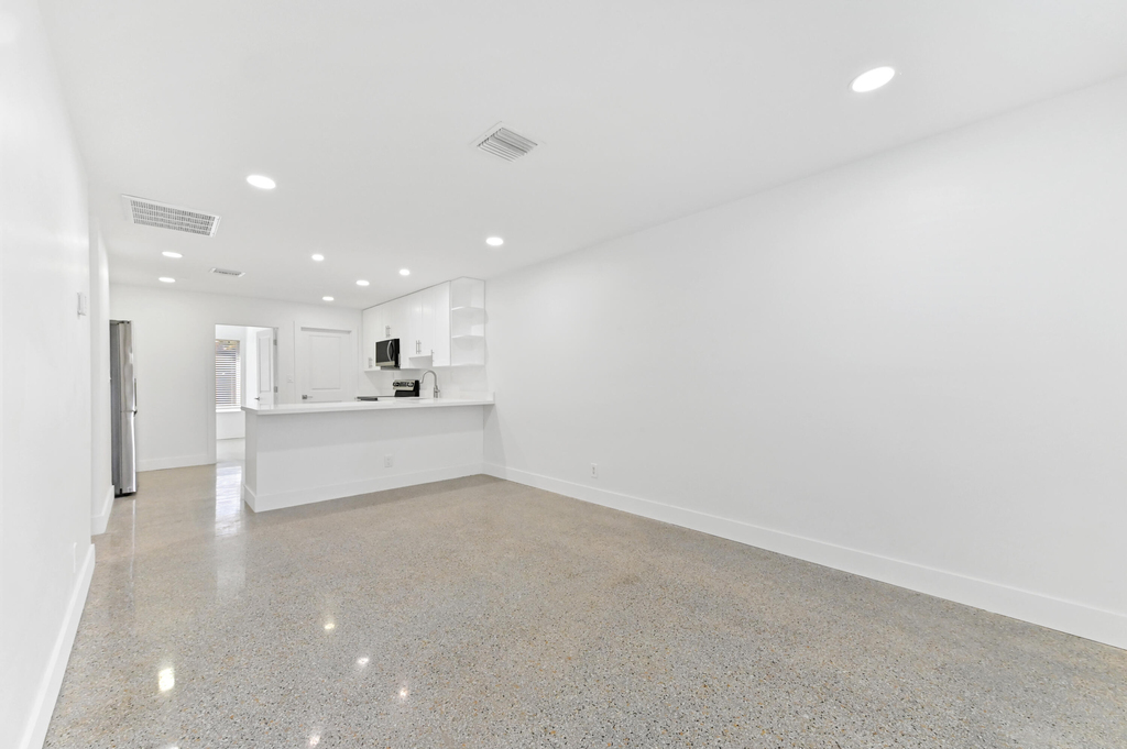 2541 Nw 64th Terrace - Photo 2