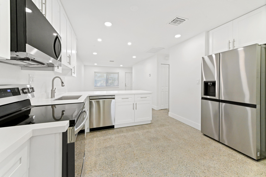 2541 Nw 64th Terrace - Photo 7
