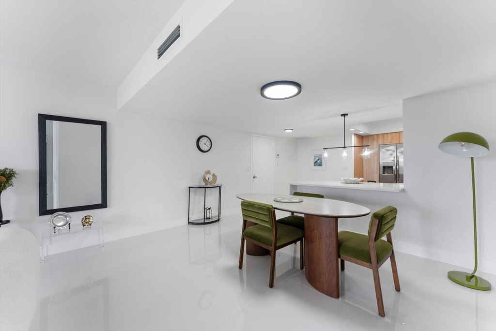 2425 Presidential Way - Photo 6