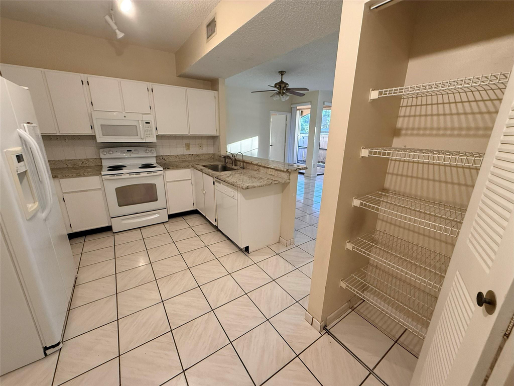 12060 Nw 11th Street - Photo 6