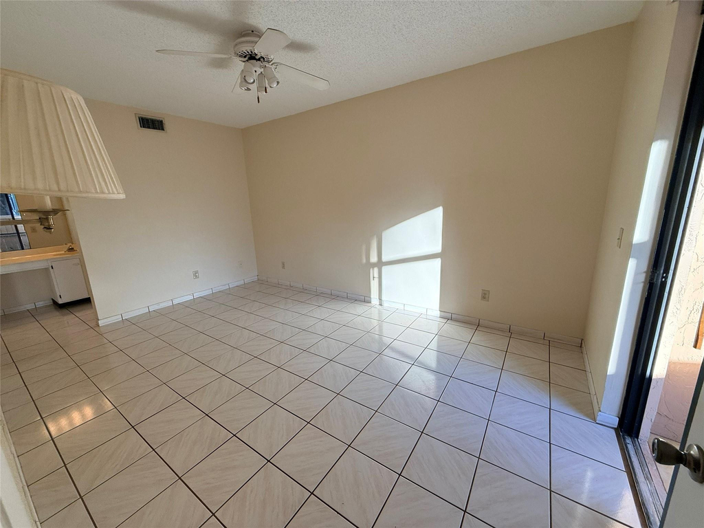 12060 Nw 11th Street - Photo 2