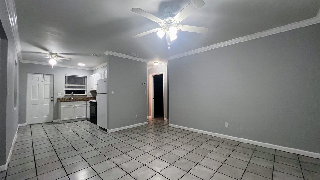 1401 Ne 15th Street - Photo 3