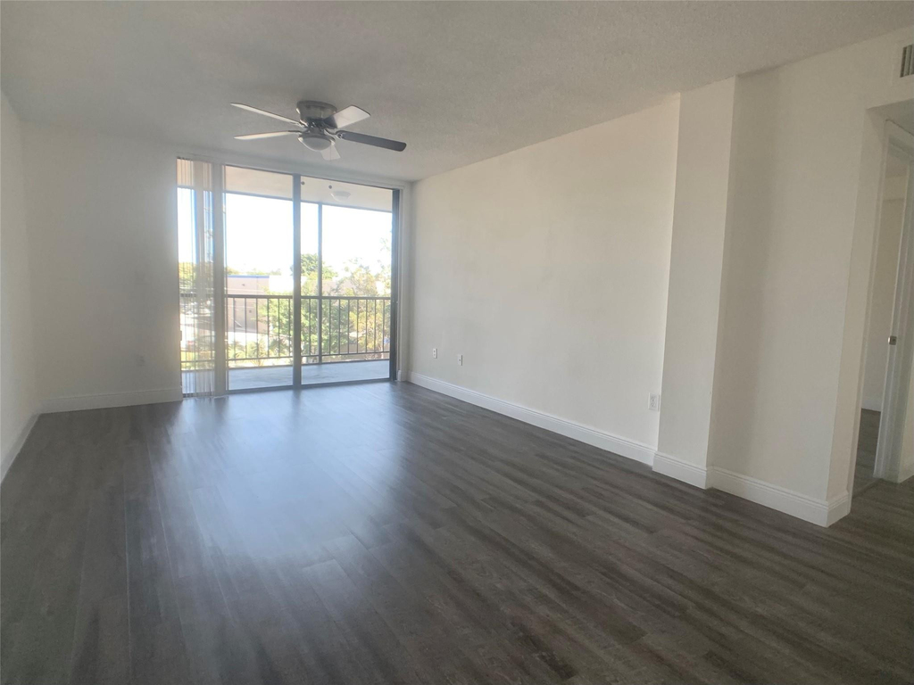 19455 Ne 10 Avenue - Photo 1