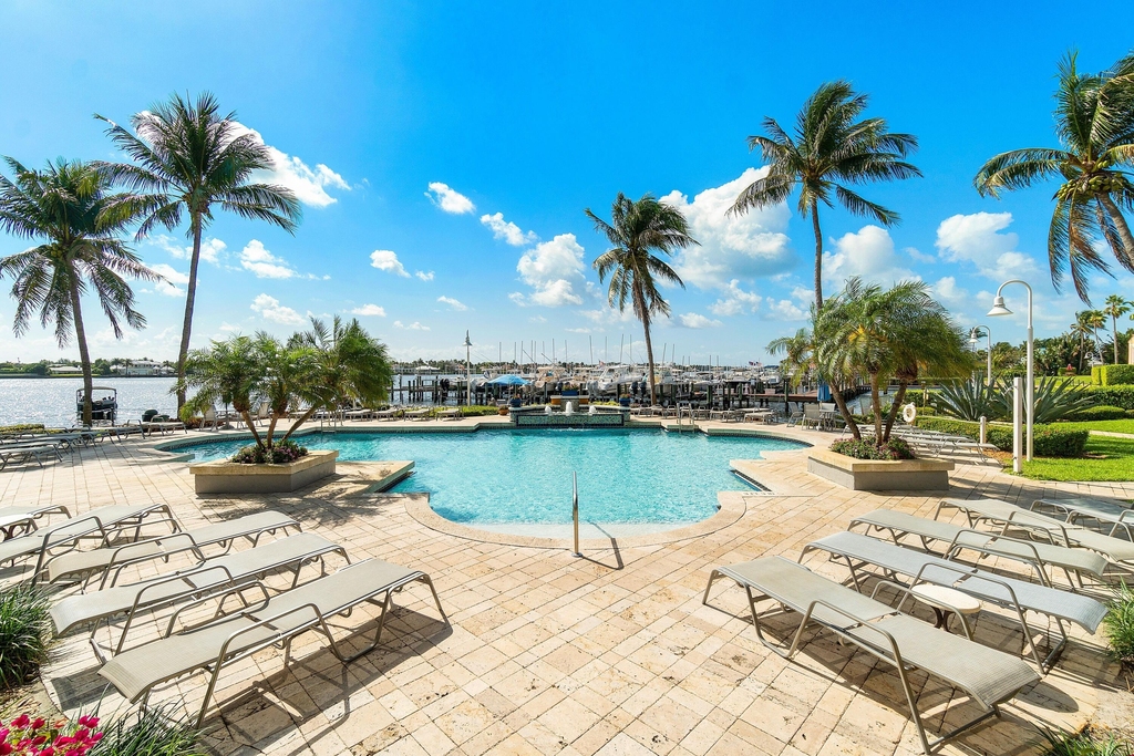 157 Yacht Club Way - Photo 32
