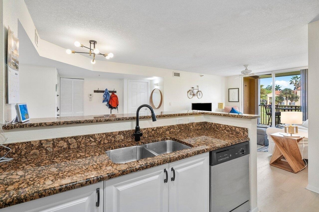 157 Yacht Club Way - Photo 12