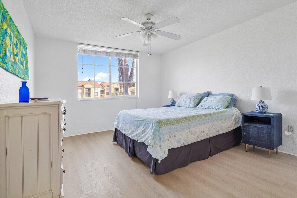 157 Yacht Club Way - Photo 14