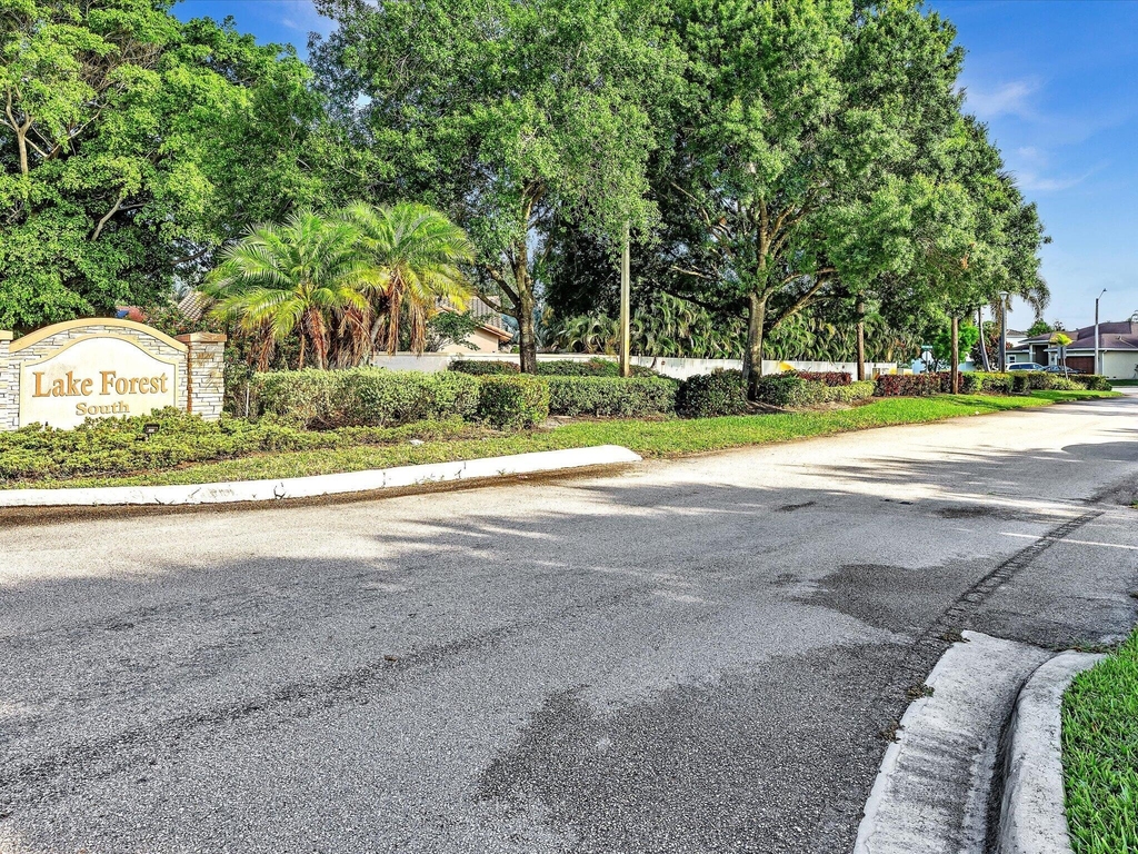 3996 Nw 7th Court - Photo 2