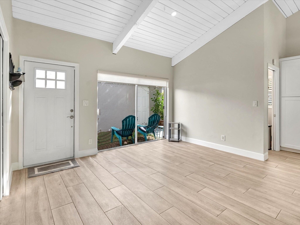 3996 Nw 7th Court - Photo 8