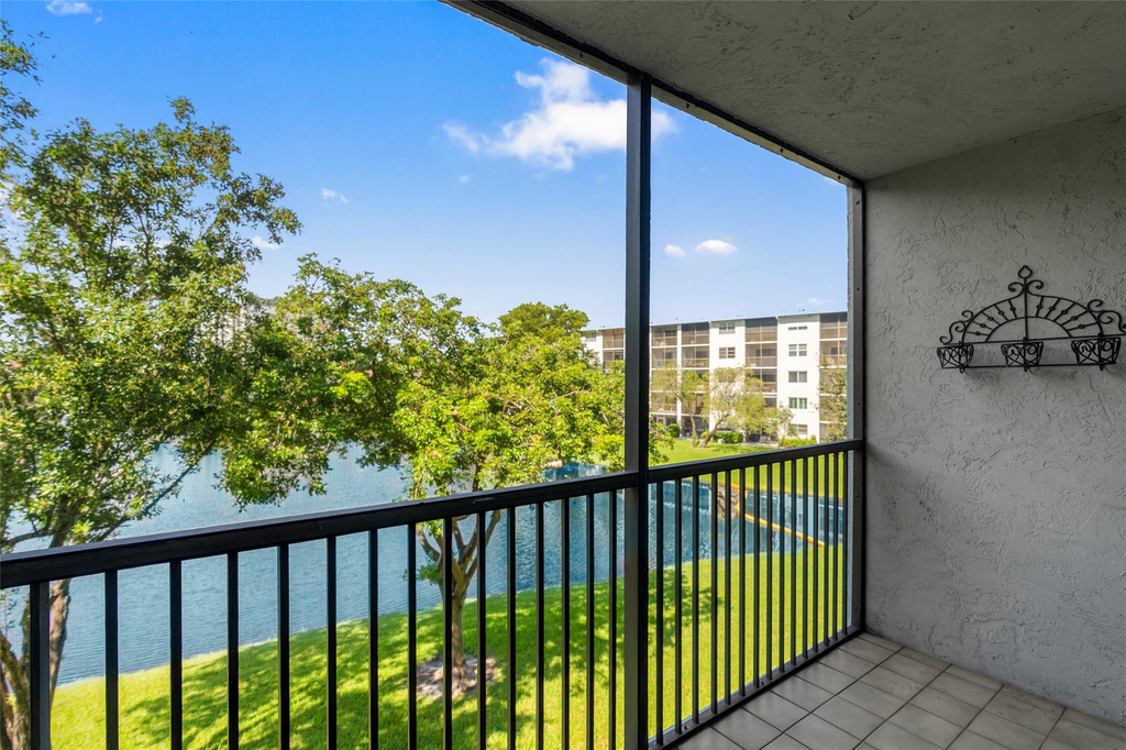 2226 N Cypress Bend Drive - Photo 1