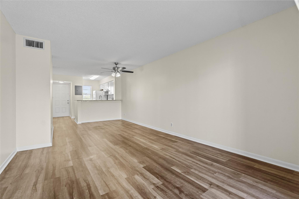 2226 N Cypress Bend Drive - Photo 4