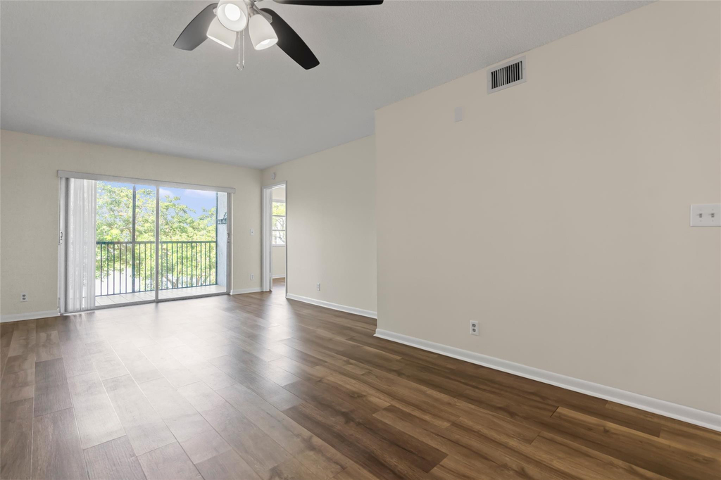 2226 N Cypress Bend Drive - Photo 3