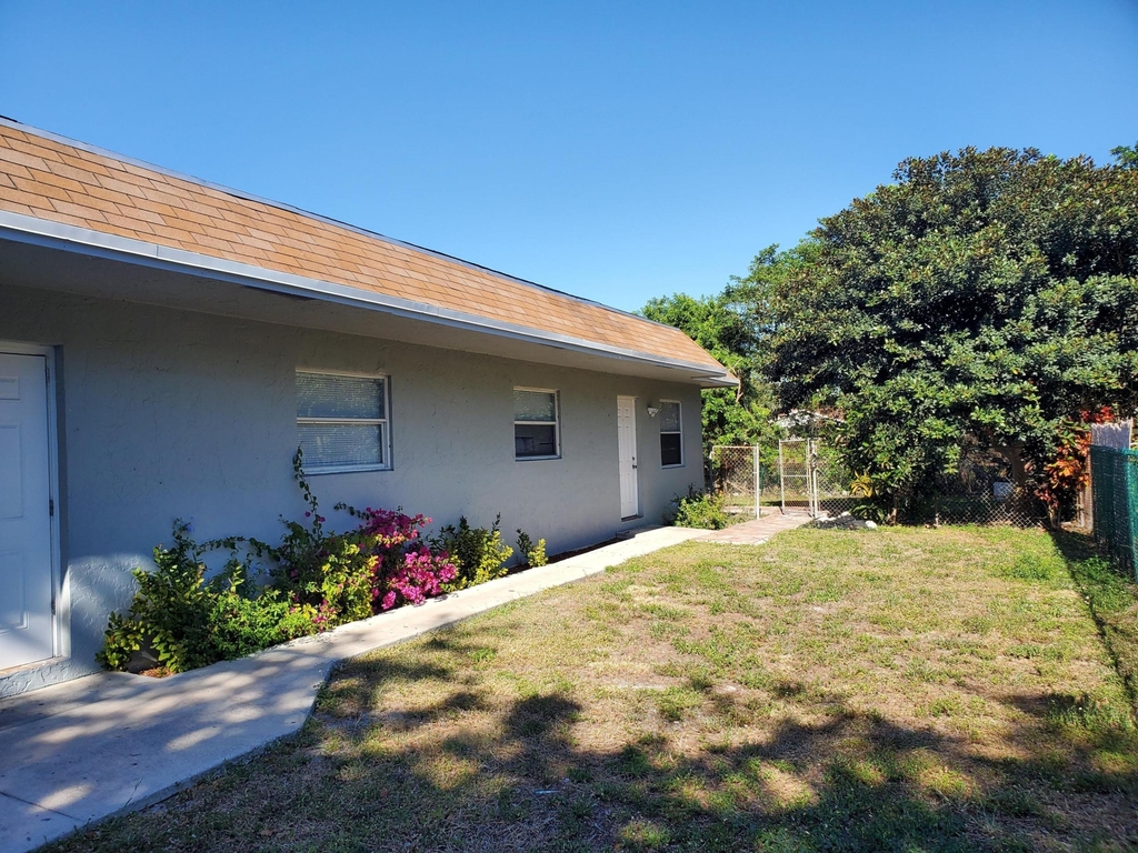 743 S Swinton Avenue - Photo 1