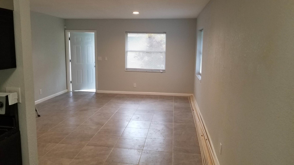 743 S Swinton Avenue - Photo 5