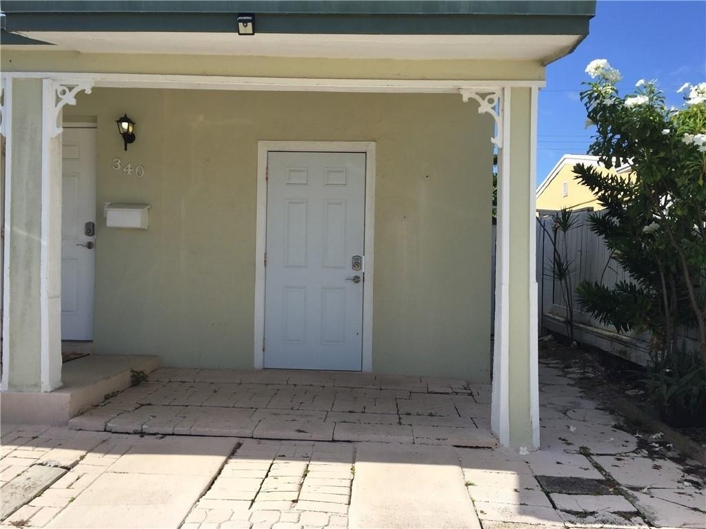340 Ne 56th Street - Photo 0
