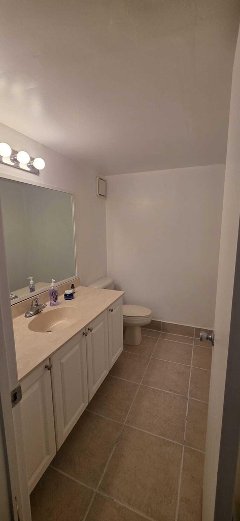 711 N Pine Island Road - Photo 8
