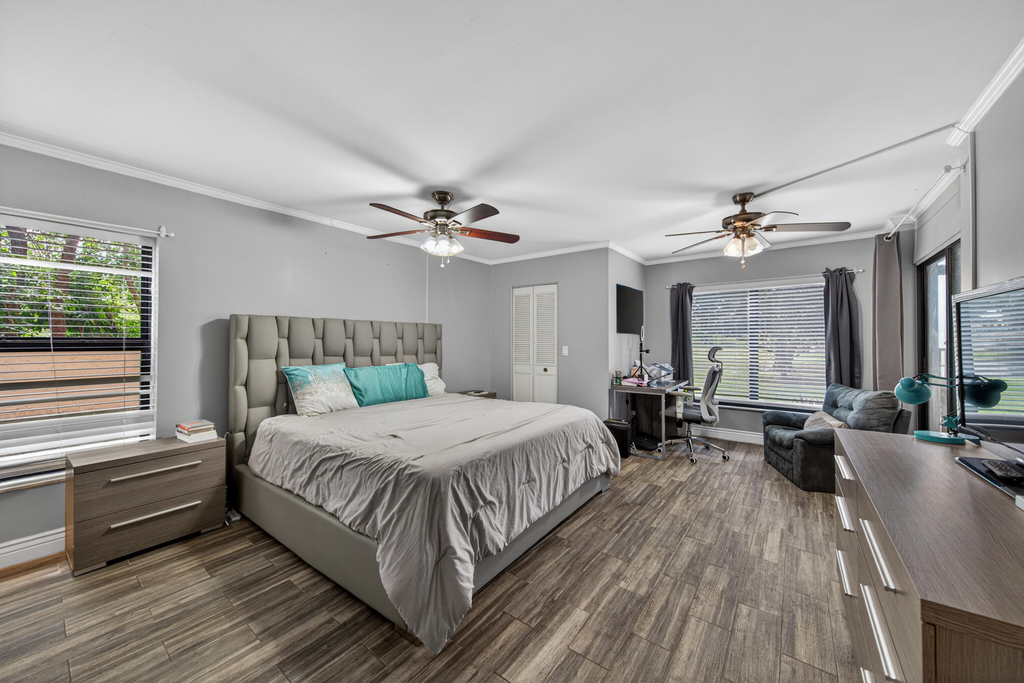 2200 S Cypress Bend Drive - Photo 18