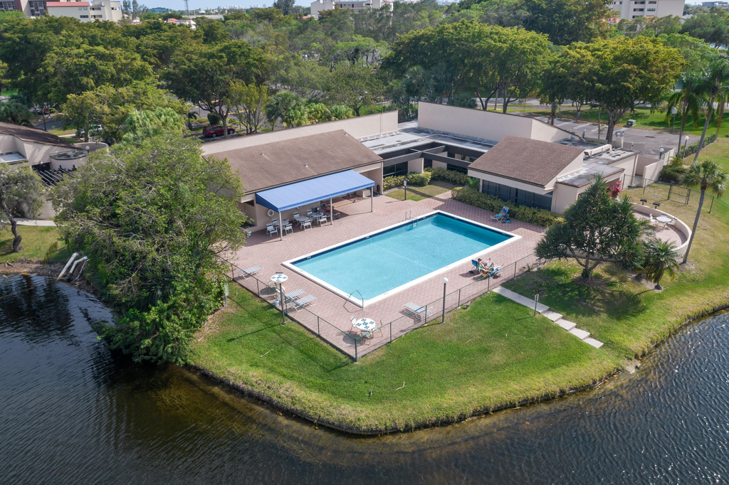 2200 S Cypress Bend Drive - Photo 42