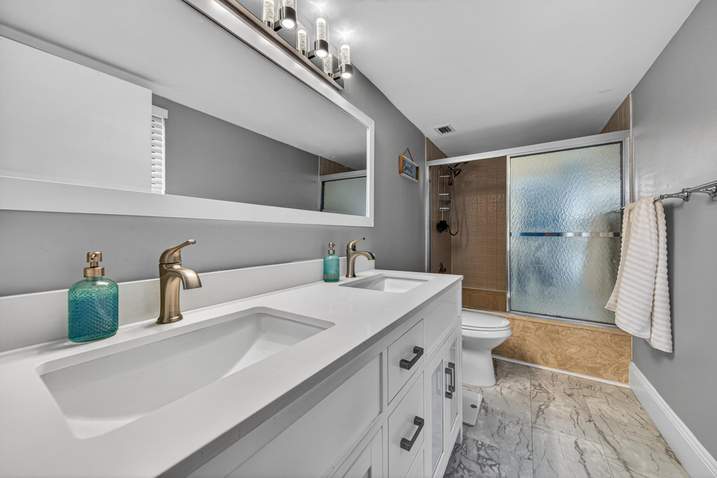 2200 S Cypress Bend Drive - Photo 21