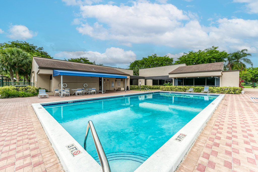 2200 S Cypress Bend Drive - Photo 43