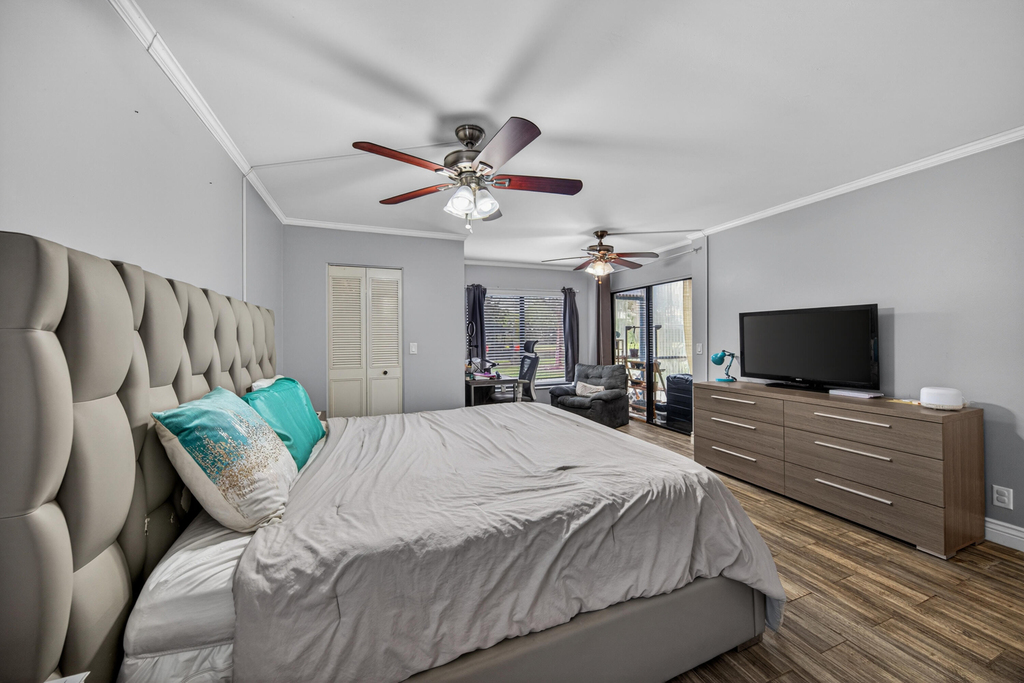 2200 S Cypress Bend Drive - Photo 19