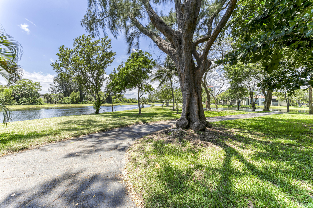 2200 S Cypress Bend Drive - Photo 28
