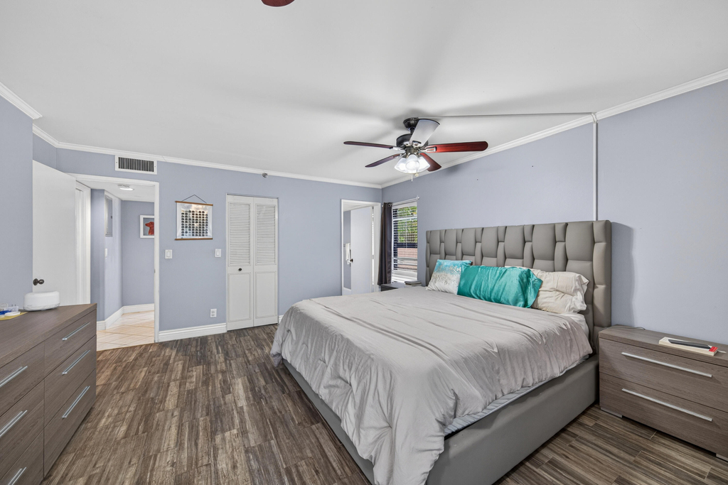 2200 S Cypress Bend Drive - Photo 20