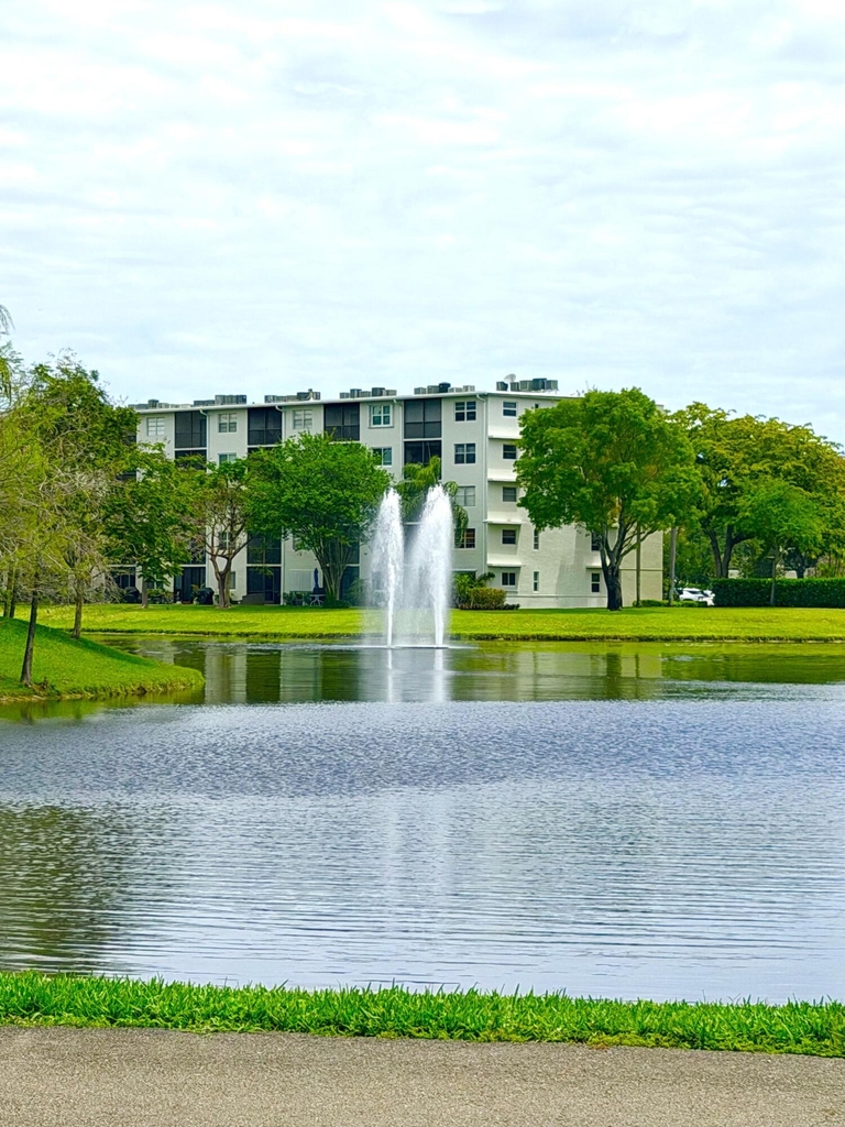 2200 S Cypress Bend Drive - Photo 48