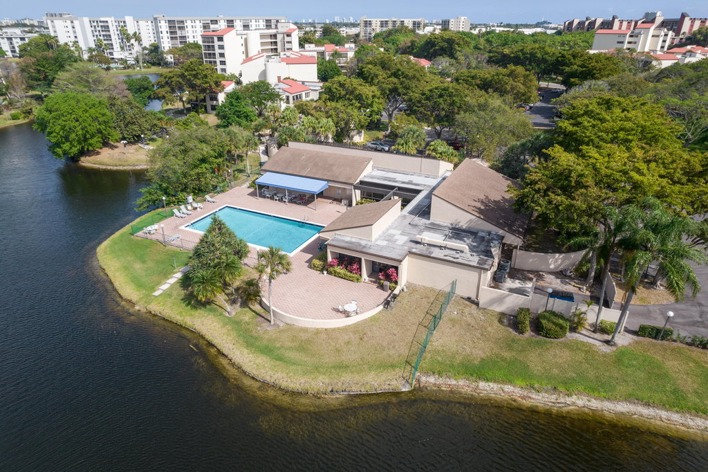 2200 S Cypress Bend Drive - Photo 38